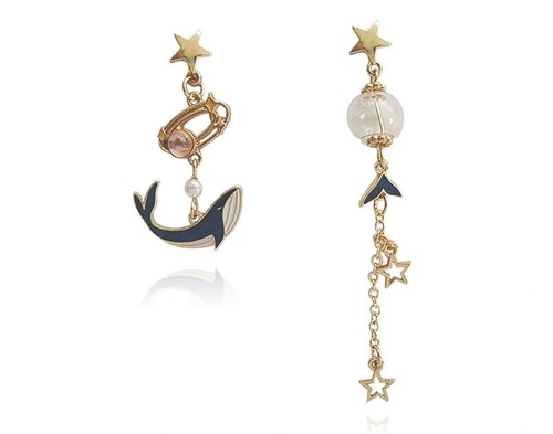 Gold whale star dangle - gold,